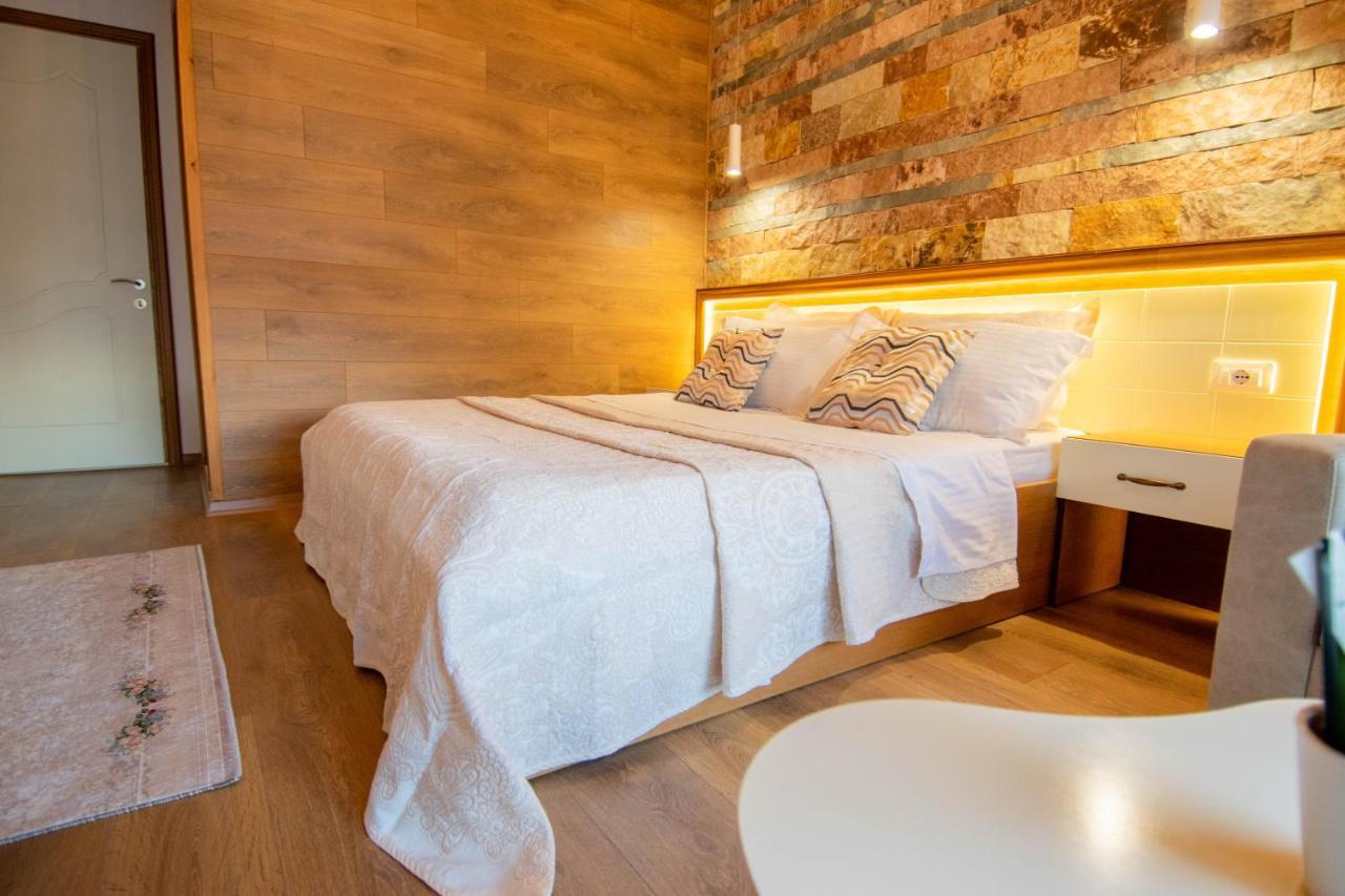 Te Kalaja Rooms จีโรคาสเตอร์ ภายนอก รูปภาพ