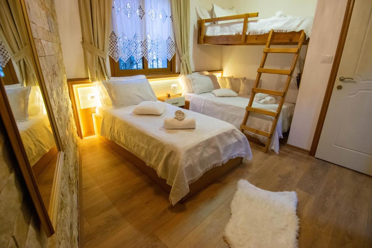 Te Kalaja Rooms จีโรคาสเตอร์ ภายนอก รูปภาพ
