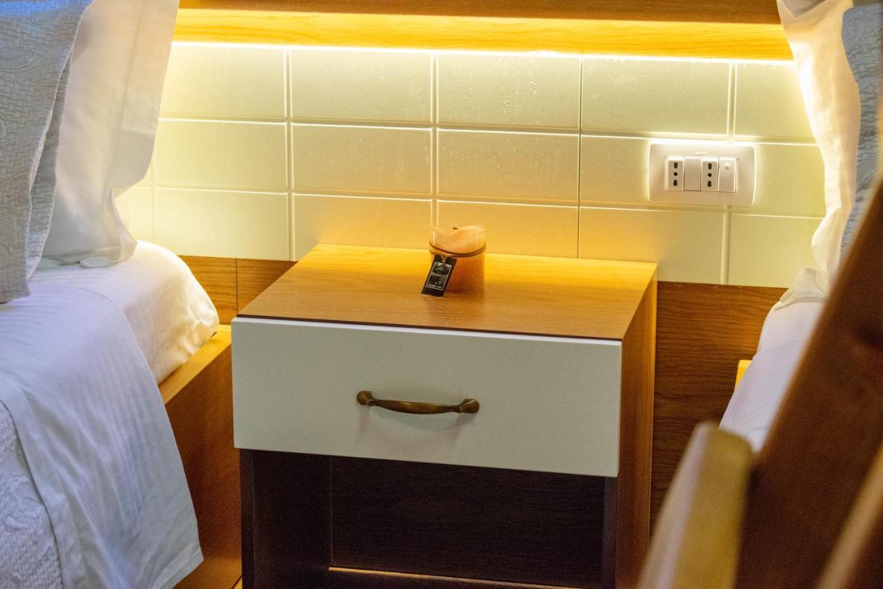 Te Kalaja Rooms จีโรคาสเตอร์ ภายนอก รูปภาพ