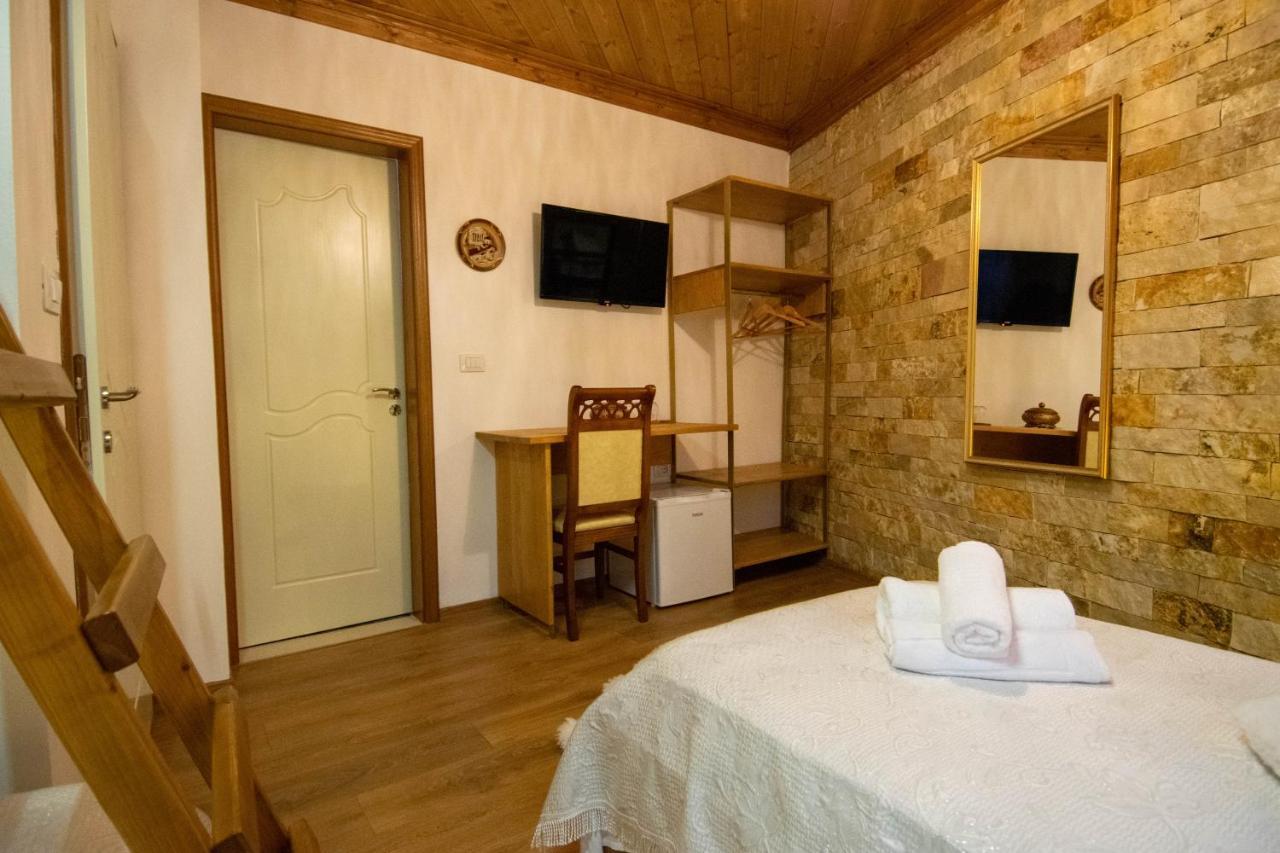 Te Kalaja Rooms จีโรคาสเตอร์ ภายนอก รูปภาพ
