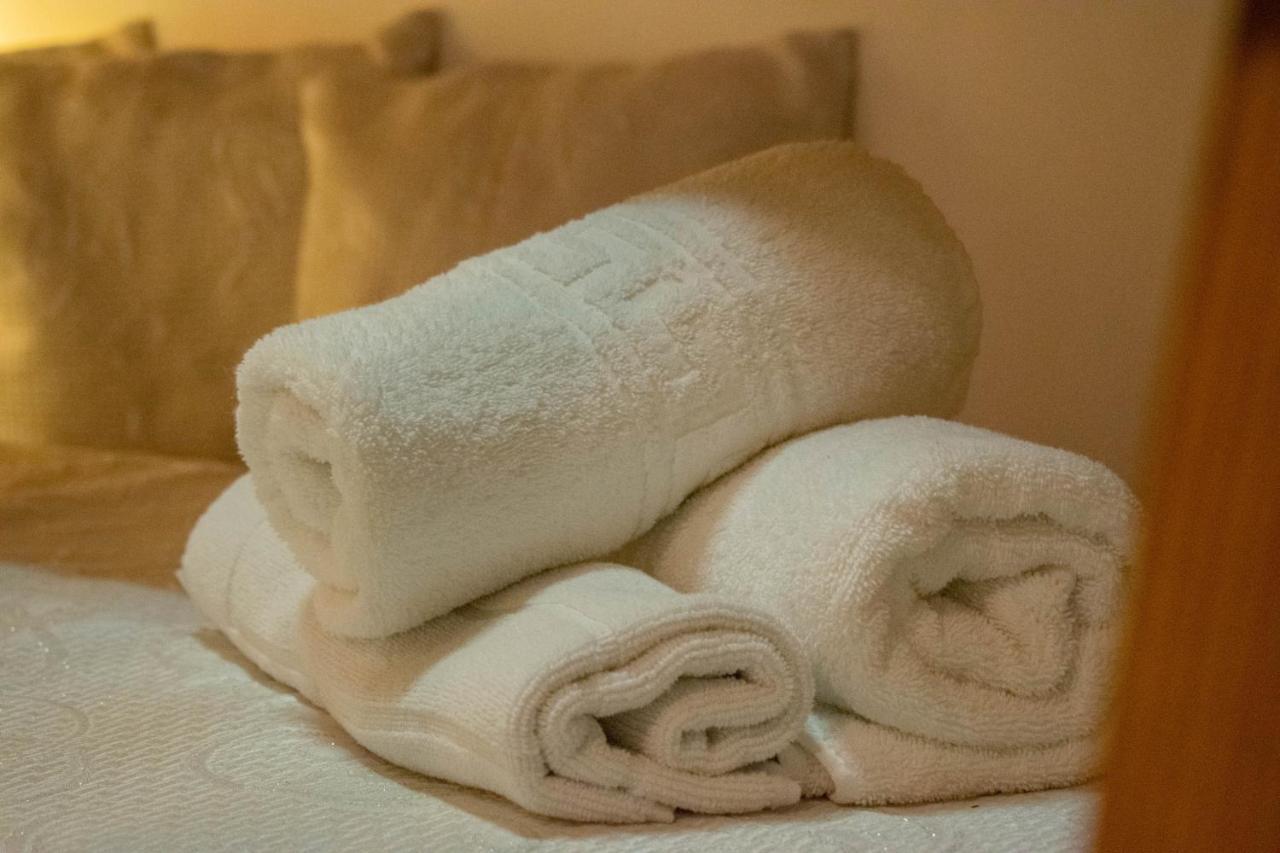 Te Kalaja Rooms จีโรคาสเตอร์ ภายนอก รูปภาพ