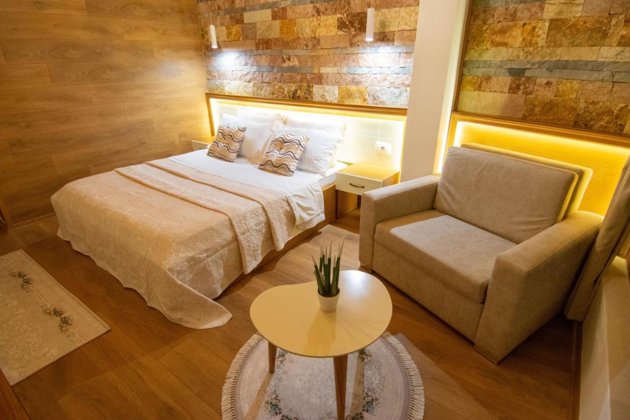 Te Kalaja Rooms จีโรคาสเตอร์ ภายนอก รูปภาพ